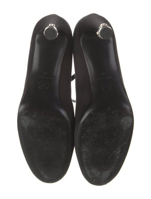 Chanel 2021 Interlocking CC Logo Pumps