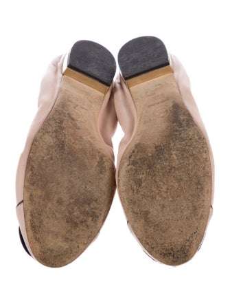 Chanel Interlocking CC Logo Leather Flats