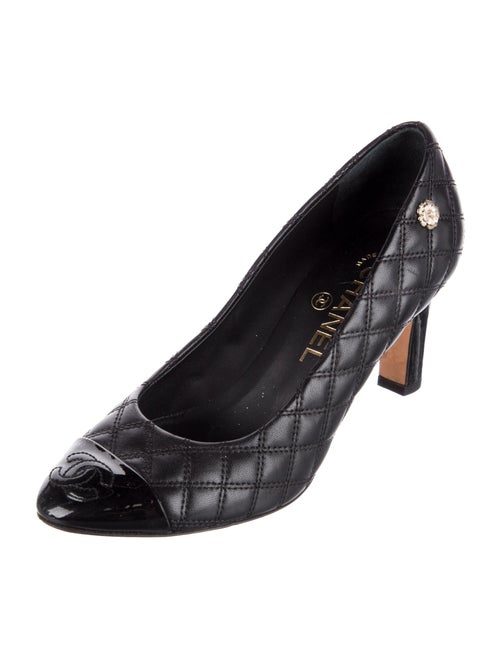 Chanel Interlocking CC Logo Leather Pumps