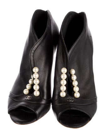 Chanel Interlocking CC Logo Leather Lace-Up Boots