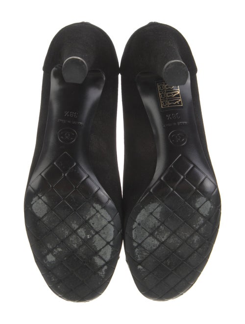 Chanel 2009 Interlocking CC Logo Pumps