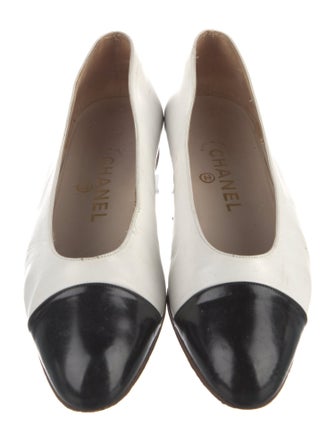 Chanel Interlocking CC Logo Leather Ballet Flats