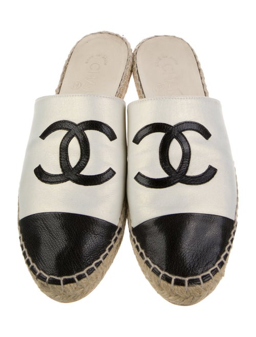 Chanel Interlocking CC Logo Leather Espadrilles