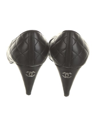 Chanel 2013-2014 Interlocking CC Logo Pumps