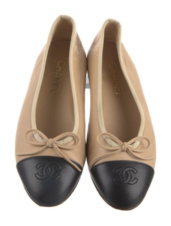 Chanel Interlocking CC Logo Leather Ballet Flats