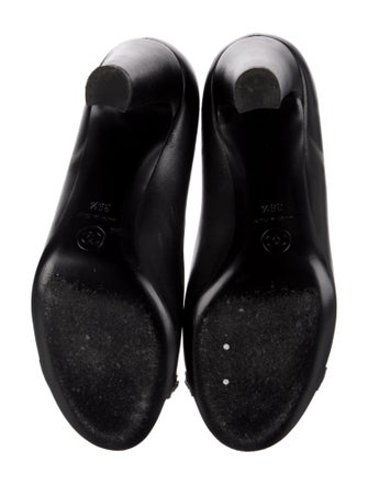 Chanel Interlocking CC Logo Leather Pumps