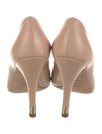 Chanel Interlocking CC Logo Leather Pumps