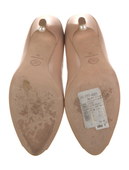 Chanel Interlocking CC Logo Leather Pumps