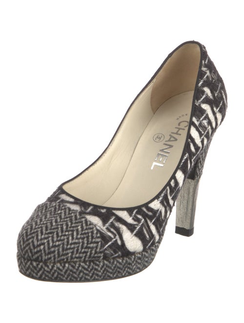 Chanel 2010 Interlocking CC Logo Pumps