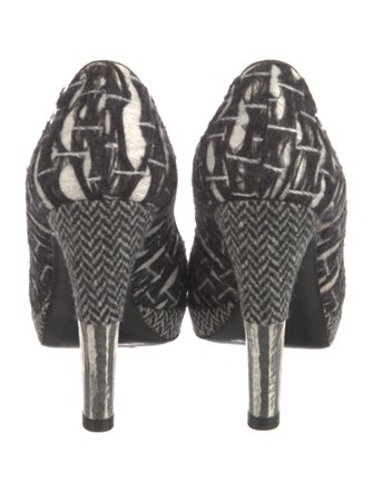 Chanel 2010 Interlocking CC Logo Pumps