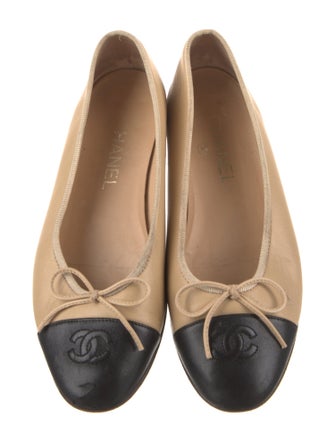 Chanel Interlocking CC Logo Leather Ballet Flats