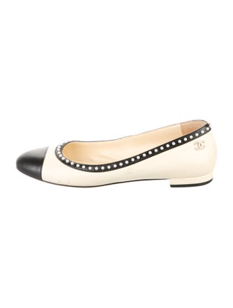 Chanel Interlocking CC Logo Leather Flats