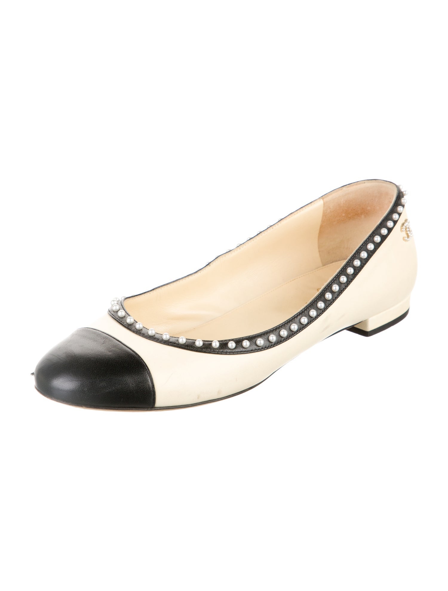 Chanel Interlocking CC Logo Leather Flats