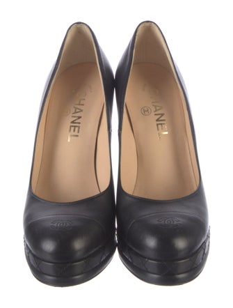 Chanel 2012 Interlocking CC Logo Pumps