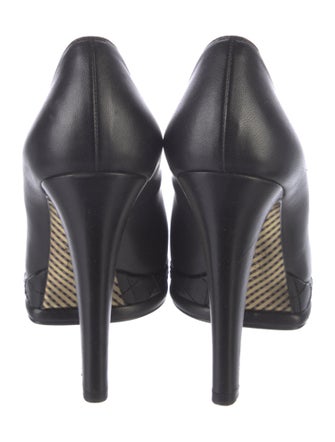 Chanel 2012 Interlocking CC Logo Pumps