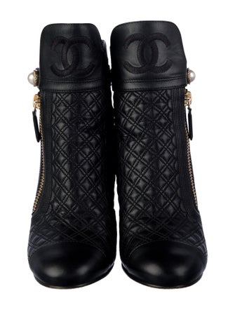 Chanel 2019 Interlocking CC Logo Boots