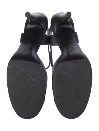 Chanel 2022 Interlocking CC Logo T-Strap Pumps