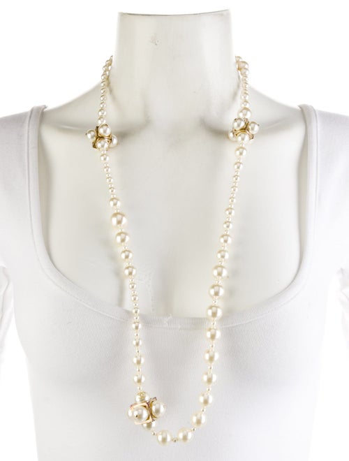 Chanel Faux Pearl Cubed Cluster CC Station Necklace