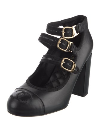 Chanel 2025 Interlocking CC Logo Pumps