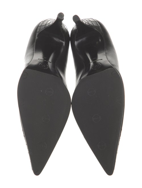 Chanel 2004 Interlocking CC Logo Pumps