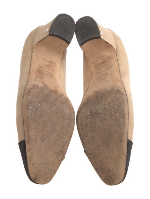 Chanel Interlocking CC Logo Suede Pumps