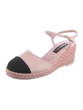 Chanel Interlocking CC Logo Leather Slingback Pumps