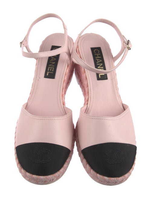 Chanel Interlocking CC Logo Leather Slingback Pumps