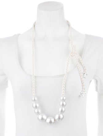 Chanel 2025 Faux Pearl Beaded Collar Necklace
