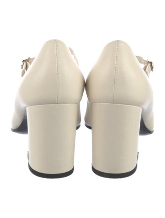 Chanel Interlocking CC Logo Leather Pumps