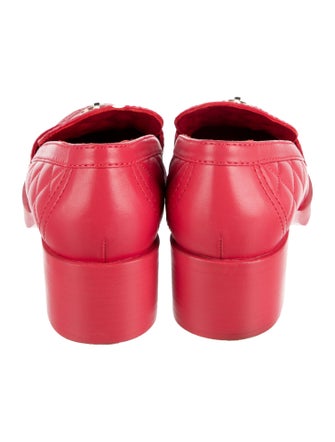 Chanel Interlocking CC Logo Leather Pumps