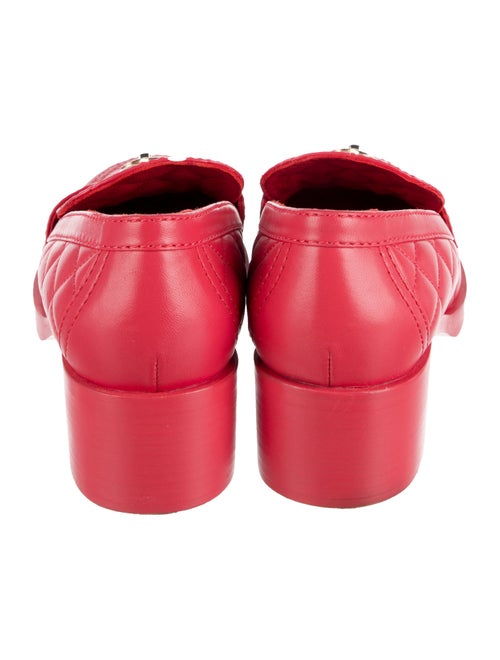 Chanel Interlocking CC Logo Leather Pumps