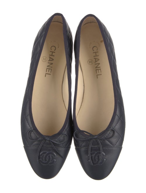 Chanel Interlocking CC Logo Leather Ballet Flats