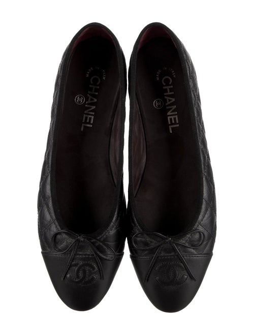 Chanel Interlocking CC Logo Leather Ballet Flats