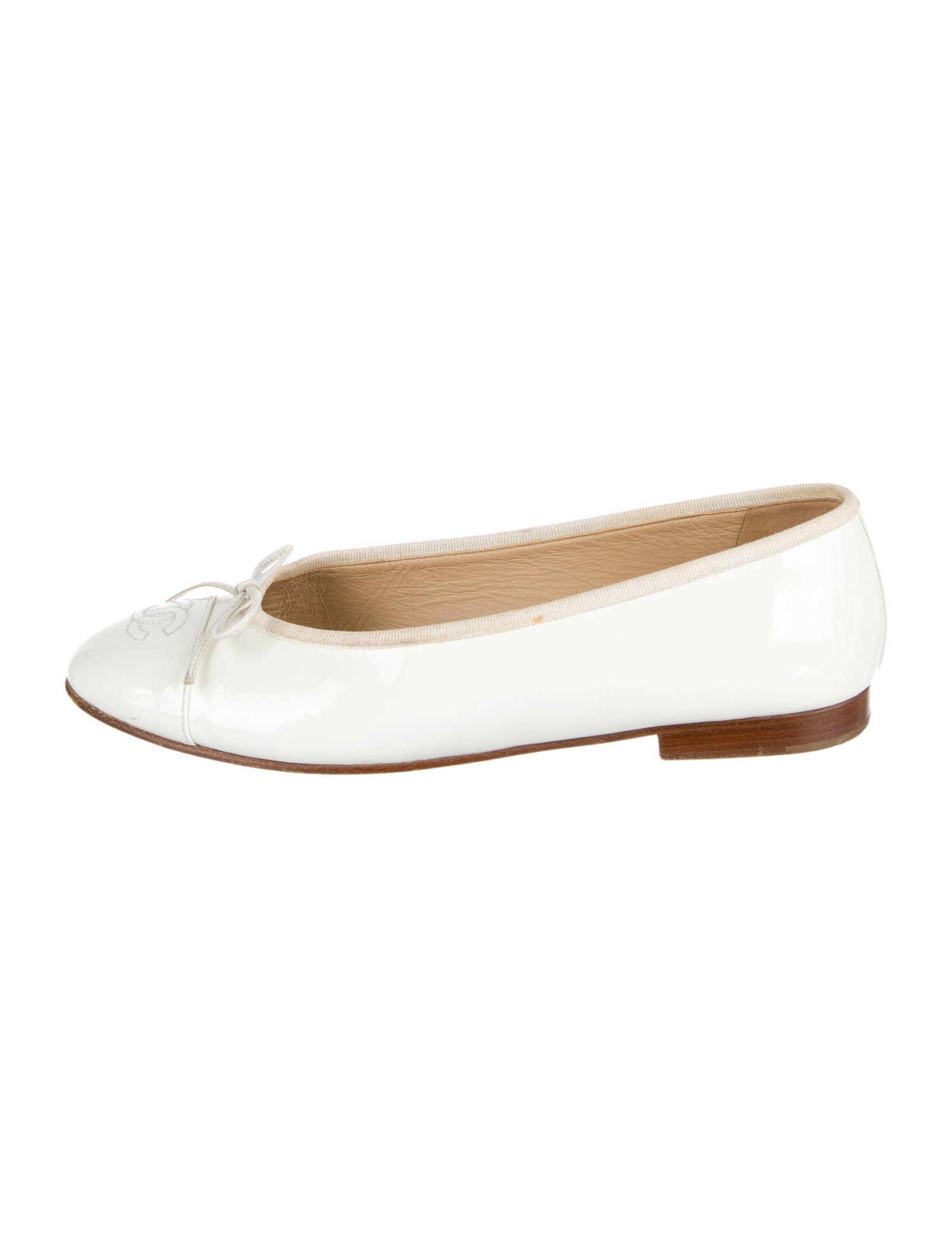 Chanel Interlocking CC Logo Patent Leather Ballet Flats