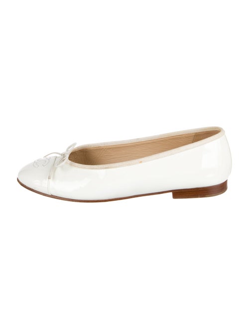 Chanel Interlocking CC Logo Patent Leather Ballet Flats