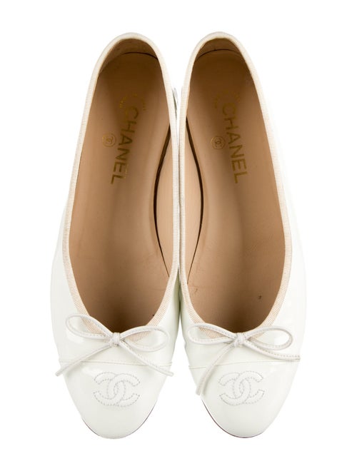 Chanel Interlocking CC Logo Patent Leather Ballet Flats
