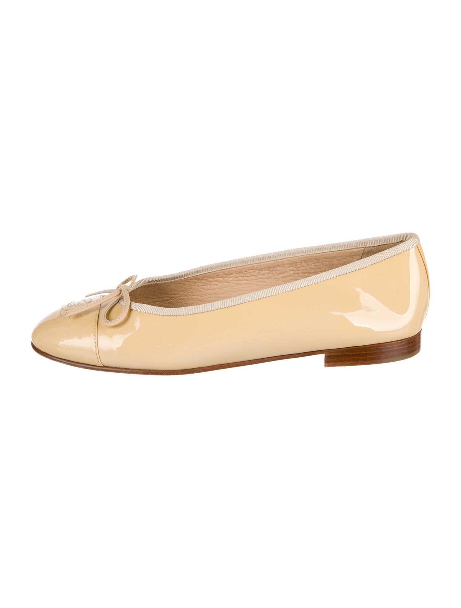 Chanel Interlocking CC Logo Patent Leather Ballet Flats