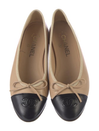 Chanel Interlocking CC Logo Leather Ballet Flats
