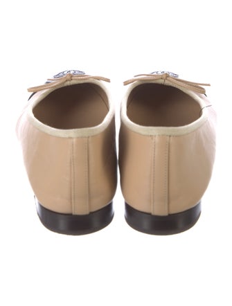Chanel Interlocking CC Logo Leather Ballet Flats