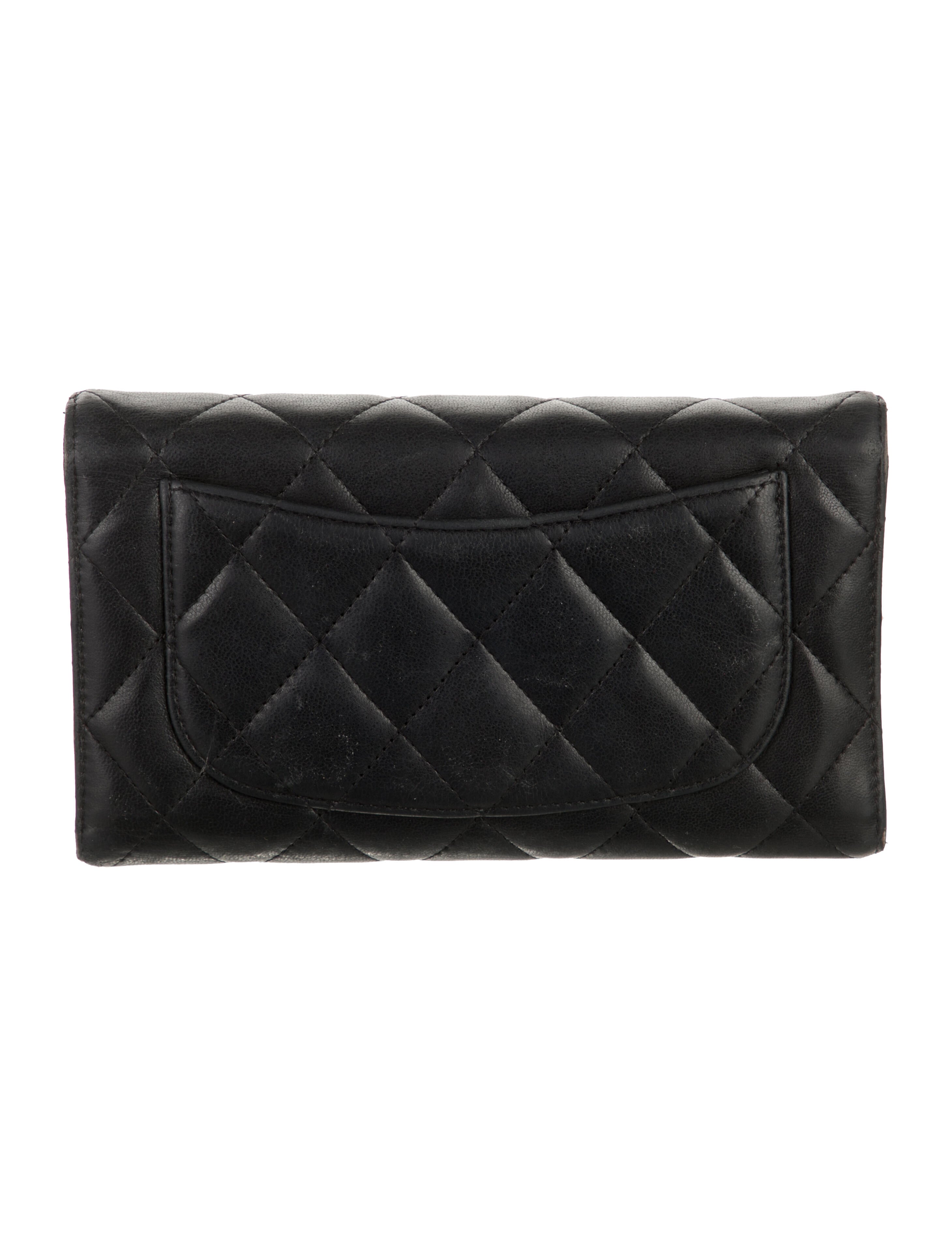 Chanel 2008-2009 Interlocking CC Logo Trifold Wallet