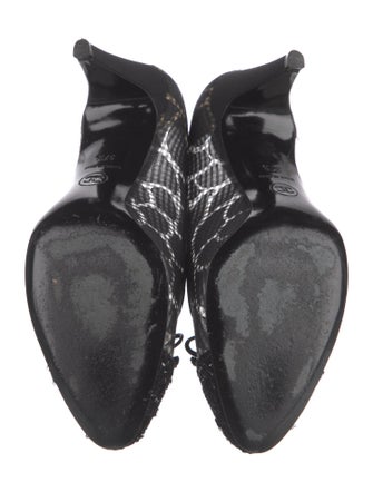 Chanel Interlocking CC Logo Mesh Pumps