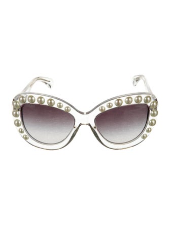 Chanel Interlocking CC Logo Cat-Eye Sunglasses