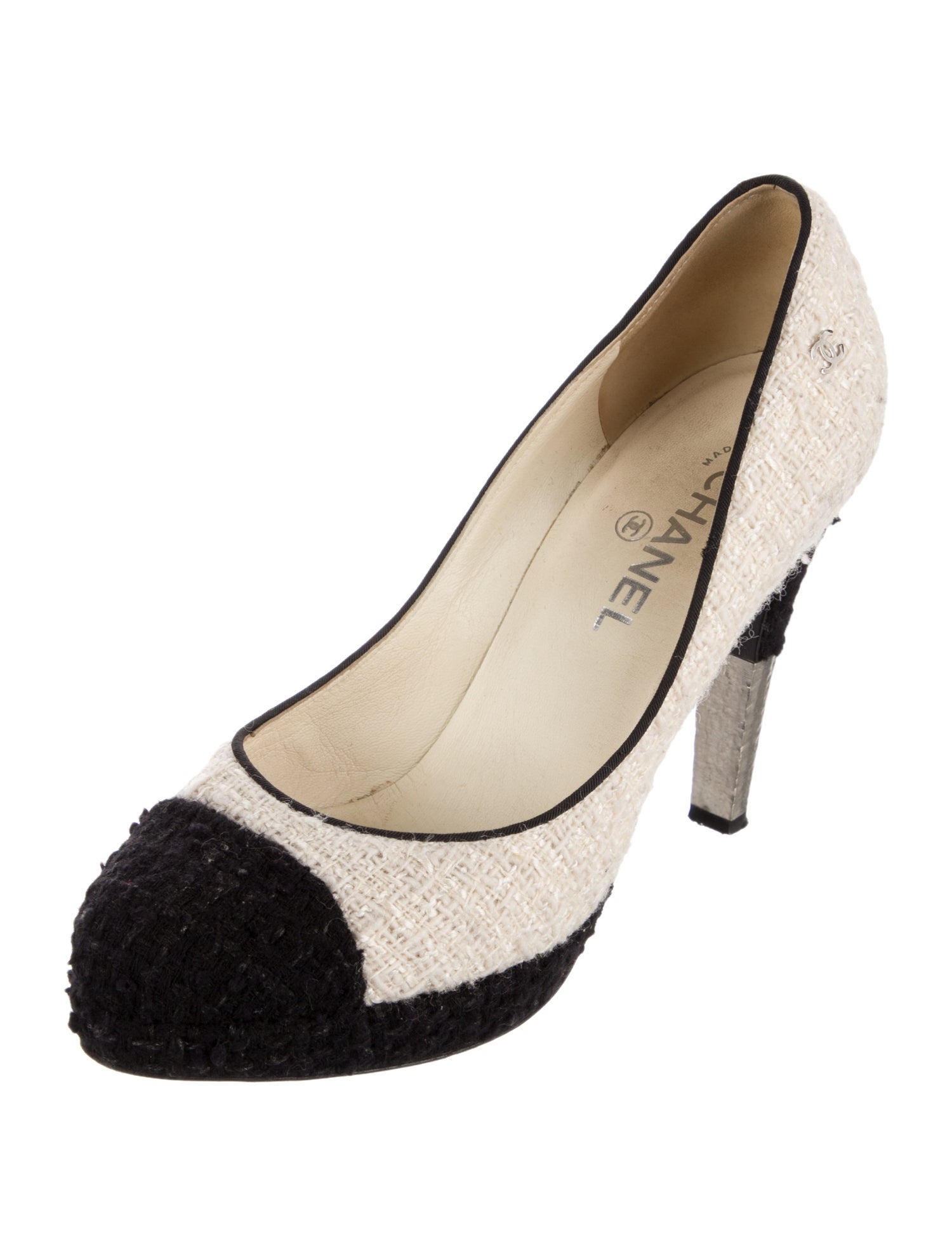 Chanel Interlocking CC Logo Tweed Pumps