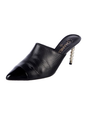 Chanel 2020 Interlocking CC Logo Mules