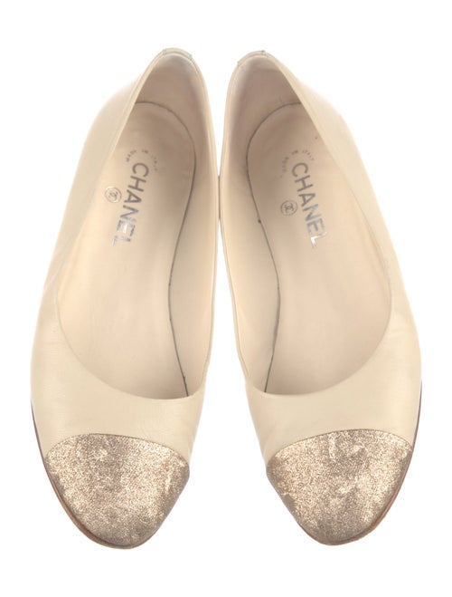 Chanel Interlocking CC Logo Leather Ballet Flats