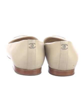 Chanel Interlocking CC Logo Leather Ballet Flats