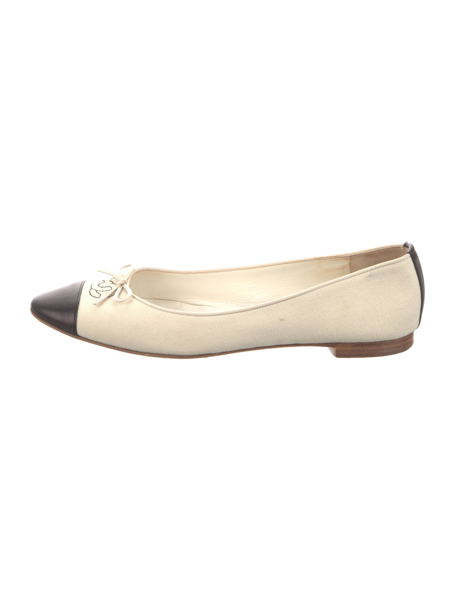 Chanel 2014 Interlocking CC Logo Ballet Flats