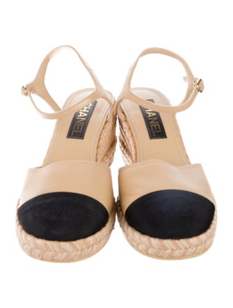 Chanel Interlocking CC Logo Leather Slingback Pumps