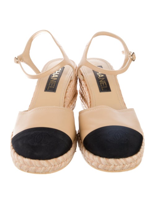 Chanel Interlocking CC Logo Leather Slingback Pumps