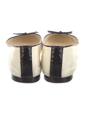 Chanel Interlocking CC Logo Leather Ballet Flats